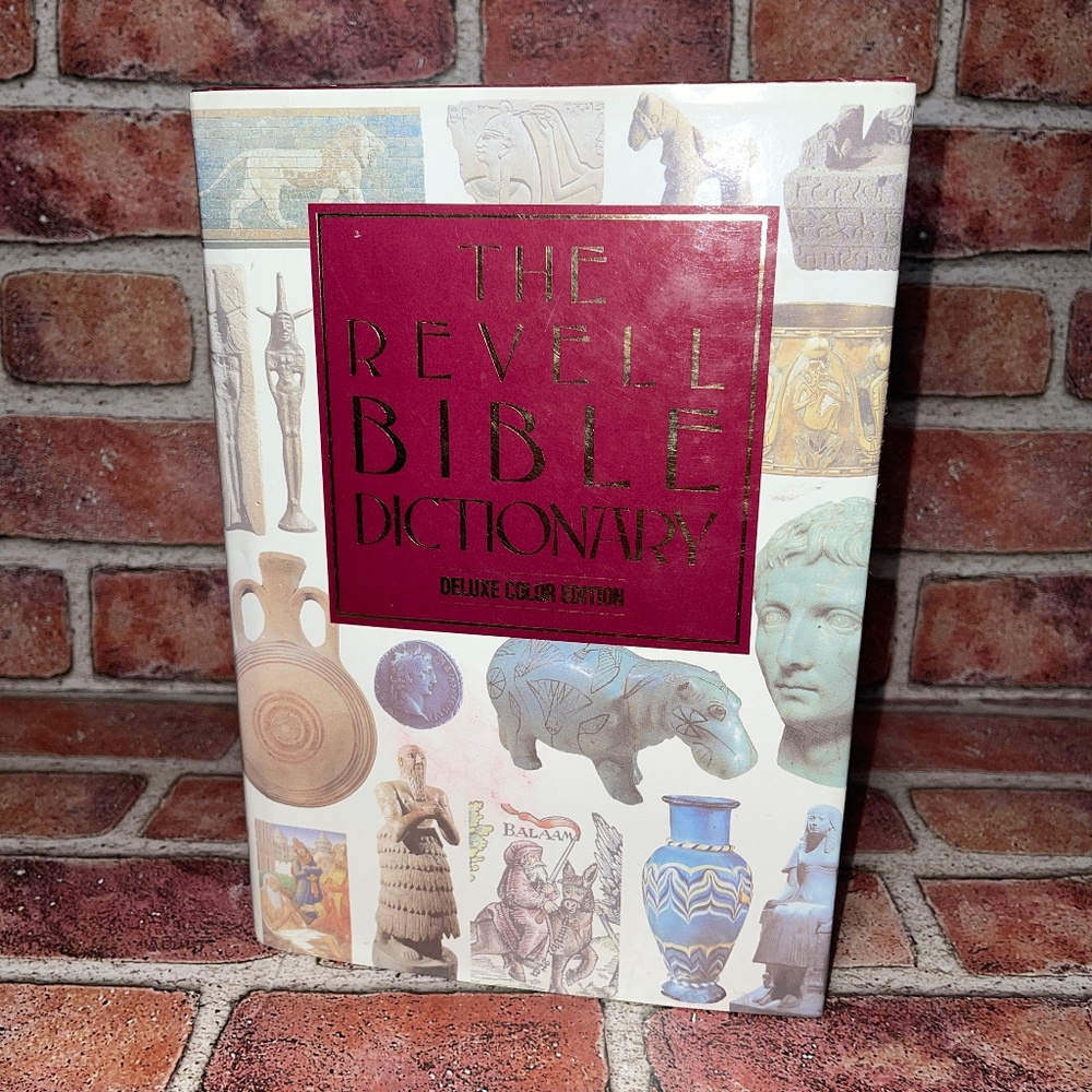 Pre-Owned The Revell Bible Dictionary [Deluxe Color Edition] Hardcover Book